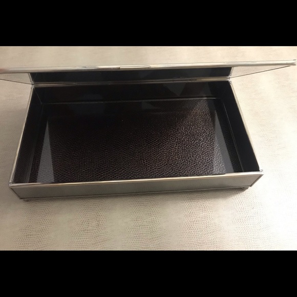 NWT Aero Skin & Glass Box - Picture 2 of 5